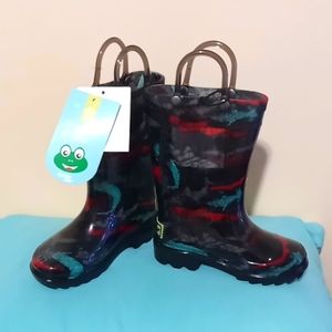 TODDLER SIZE 7 RAIN BOOTS